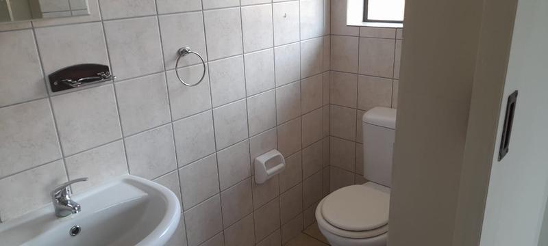 To Let 2 Bedroom Property for Rent in Heiderand Western Cape